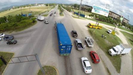 El cruce del estadio Olímpico en San Pedro Sula es uno de los puntos más inseguros para el transporte de carga.