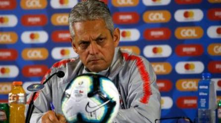 Reinaldo Rueda estaría meditando salir de la selección chilena.