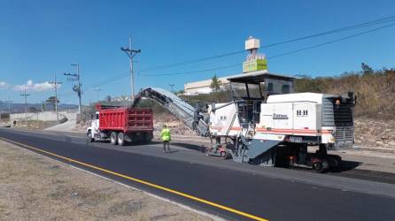 Levantamiento y reposición de una nueva carpeta asfáltica en el tramo Amarateca – Comayagua.