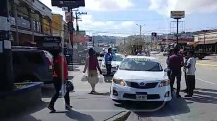 Autoridades policiales han tenido que exigir a taxistas que no circulen en las calles.