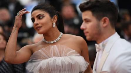 El Festival de Cannes celebrado en Francia abrió el pasado martes su 72 edición y se ha vestido de gala con el desfie de varios famosos.La modelo y actriz india Priyanka Chopra ha sido una de las celebridades que más ha acaparado la atención en el festival.