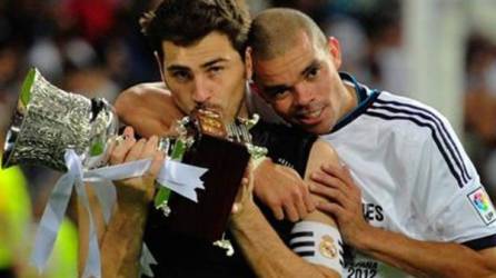 Iker Casillas y Pepe compartieron varios triunfos con el Real Madrid.