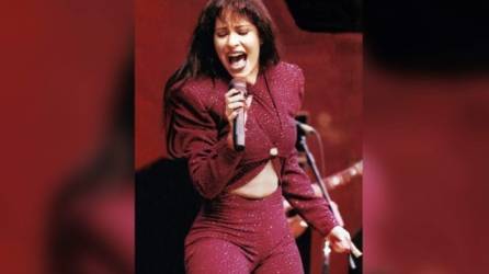 Selena fue asesinada a tiros en 1995 por la presidenta de su club de fans, Yolanda Saldívar.