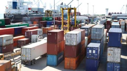 Estados Unidos enfrenta un estancamiento histórico de contenedores, pues de cada 100 unidades que llegan a sus puertos solo se exportan 40. Dato de Agencia Reforma