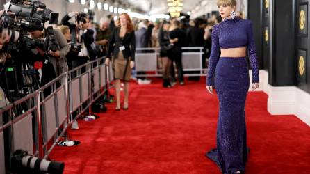 La cantante Taylor Swift llegó fabulosa.