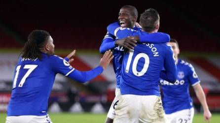 Los jugadores del Everton celebrando el gol de Gylfi Sigurdsson ante Sheffield United. Foto AFP