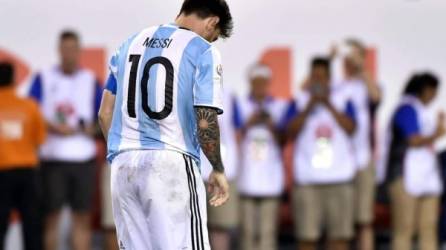 Messi volvió a sufrir en una final con Argentina. Foto AFP