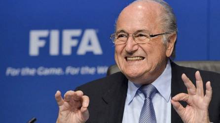Joseph Blatter fue suspendido en el 2015 por ocho años de realizar cualquier actividad relacionada con el fútbol.