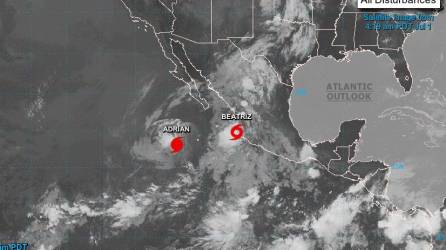 Localización de los huracanes Beatriz y Adrián, en el Pacífico de México.