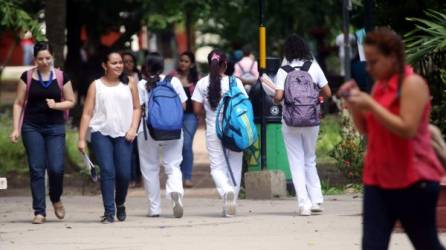 Población estudiantil de la Unah-vs pidió remodelaciones en el centro. Foto: Amílcar Izaguirre