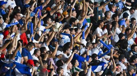 La afición hondureña está ilusionada con un triunfo de la H ante Costa Rica.