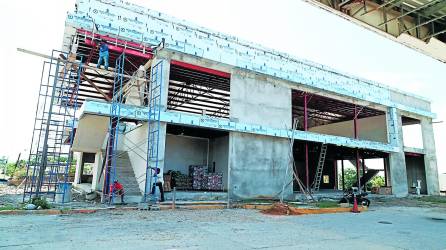 Plaza Venecia, Novaplaza y Plaza Lancetilla, entre otras que recién se inauguraron en Tela, le dan un toque de modernismo a la ciudad. La inversión ha llegado en el último año.