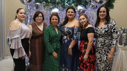 Una amena reunión se llevó a cabo por la excompañeras de la promoción de 1973 del Instituto María Auxiliadora de San Pedro Sula. 40 damas compartieron entre la alegría y la amistad que aún perdura después de los años. El salón Trujillo del Hotel Copantl fue sede del efusivo evento social.