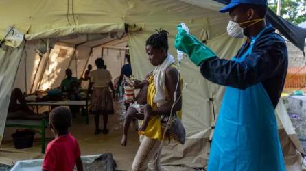 Guatemala emitió una alerta epidemiológica por los casos de cólera detectados en Haití y República Dominicana.