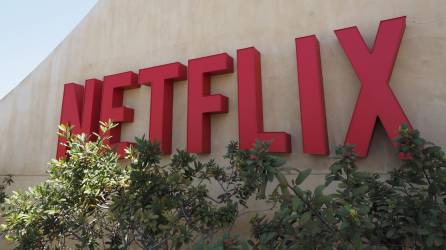 Fotografía de archivo fechada el 20 de agosto de 2015 que muestra el logotipo de la plataforma líder de televisión por internet a nivel mundial, Netflix, en su sede de Los Gatos, California (Estados Unidos).
