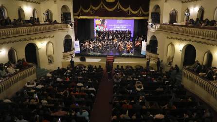 El proyecto de lo que será la Orquesta Mesoamericana de Mujeres (OMM) fue lanzado en Tegucigalpa con un concierto en el que participaron 100 artistas hondureñas, entre músicas y cantantes.