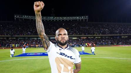 Dani Alves realizó su primer Goya como jugador de Pumas.