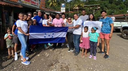 ¡Bienvenido a casa!: Así recibieron a Francisco Martínez después de concluir el microciclo con la Selección Nacional de Honduras