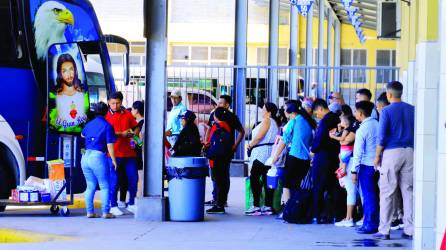 <b>En la Gran Central Metropolitana de Buses operan cuatro empresas de transporte internacional. Fotos: Melvin Cubas</b>