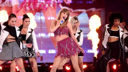 Taylor Swift inauguró su esperada gira musical “Eras”.