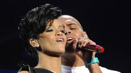 Rihanna y Chris Brown en una foto de archivo.