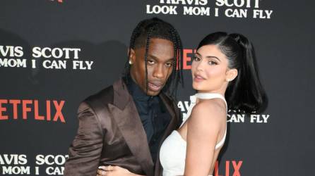 Travis Scott y Kylie Jenner ya son padres de una niña llamada Stormi.