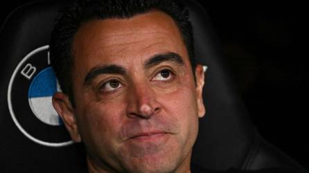 Xavi y una cara de pocos amigos tras el Real Madrid 3-2 Barcelona.