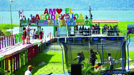 Familias se desplazaron para disfrutar de la Semana Morazánica 2022 en lugares como el Lago de Yojoa.