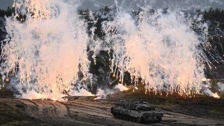 Ucrania urge a los aliados el envío de los poderosos tanques de guerra temiendo un ataque ruso masivo al cumplirse el primer año de la invasión.