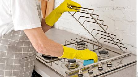 Recuerda siempre utilizar guantes al momento de realizar cualquier actividad de limpieza.