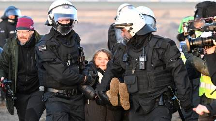 La joven ecologista fue detenida por las fuerzas de seguridad cerca del pueblo alemán de Lützerath.