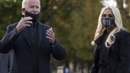 Biden cerró su campaña en Pensilvania junto a la cantante Lady Gaga./AFP.
