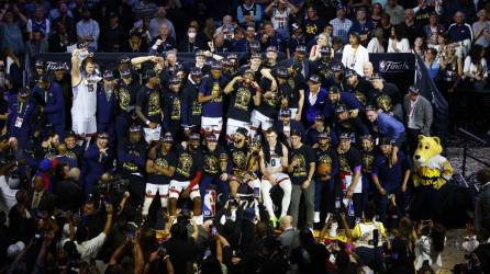 Los <b>Denver</b> Nuggets se proclamaron este lunes campeones de la NBA por primera vez, al vencer 94-89 a los Miami Heat y ganar las Finales por un global de 4-1.
