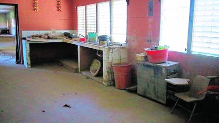 La cunas, baños, aulas de clases, implementos de cocina y el mobiliario fueron destruidos por las inundaciones de 2020. FOTOS: MOISÉS VALENZUELA