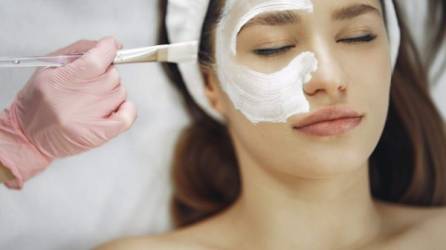 Consejo: una vez al mes hazte un tratamiento facial profesional.