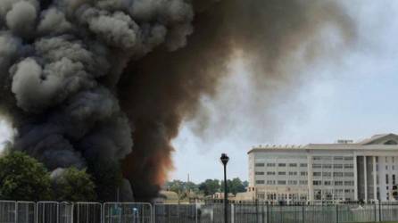 La imagen falsa mostraba una columna de humo cerca del Pentágono, en Estados Unidos.