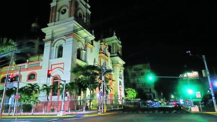 Centro de la ciudad de San Pedro Sula sin circulación de personas debido al toque de queda.