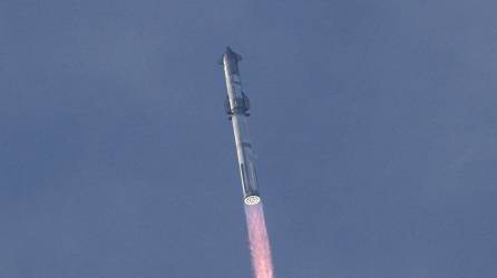 Tras dos fallidos intentos que terminaron en las explosiones de cohetes, SpaceX logró que el Starship despegara con éxito de Texas.