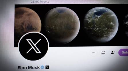 El nuevo logotipo de Twitter es una X tras un cambio ordenado por Musk.