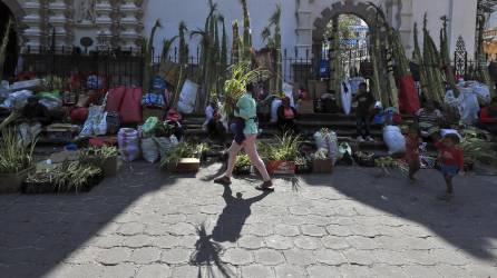 Muchos campesinos llegan provistos de alimentos, agua y sábanas para abastecerse durante su estancia de hasta tres días.