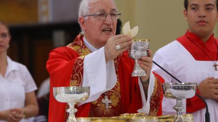 Monseñor Ángel Garachana durante una homilía.