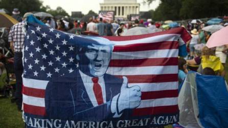 Partidarios del presidente de los EEUU, Donald Trump, se reúnen en el National Mall. Foto: AFP