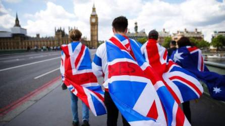 Miles de personas contrarias a la retirada de Gran Bretaña de la Unión Europea, marcharán por el centro de Londres el sábado para exigir un nuevo referéndum.