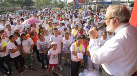 La actividad comenzó con el mensaje de la Iglesia, luego el precalentamiento con zumba y presentación de grupos artísticos en el parque recreativo del sector. Y para cerrar la jornada se celebró una eucaristía.