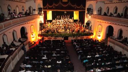 Con motivo de su 100 aniversario se presentó la Orquesta Juvenil Centroamericana y del Caribe. Fotos: Andro Rodríguez.