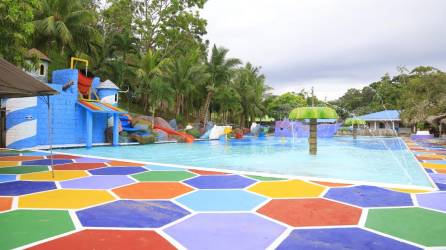 Parque acuático San Fernando de Omoa: Este destino turístico cuenta con tres piscinas, toboganes, áreas de descanso y diversión infantil. También ofrece servicio hotelero.