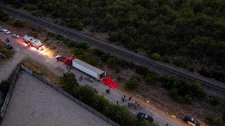 La muerte de 53 migrantes en un tráiler abandonado en San Antonio es la mayor tragedia migratoria en EEUU.