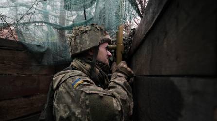 Ucrania desplegó tropas en la frontera ante el masivo despliegue de militares rusos en las últimas semanas.