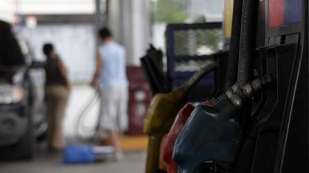 Los precios de los carburantes en Honduras encadenan varias semanas de aumentos constantes.