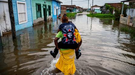 Las lluvias de Idalia ya dejan inundaciones en varias regiones de Cuba.